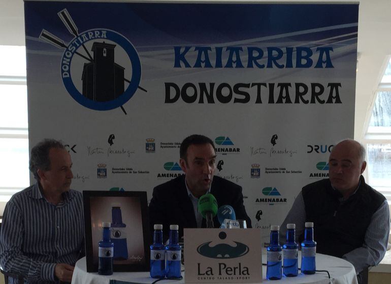 Alberto López, presidente de Kaiarriba, en la presentación de Alzola como nuevo patrocinador de la Donostiarra