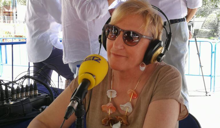 Ana Barceló, en el Racó de Radio Alicante de Hogueras.