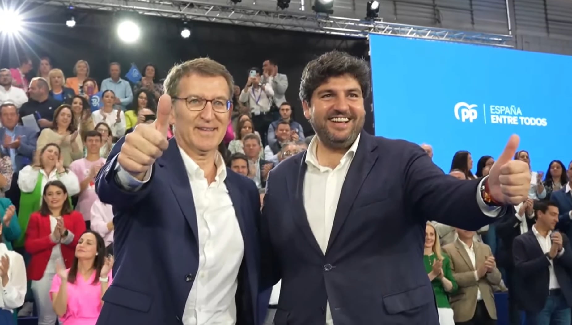 Alberto Núñez Feijóo y Fernando López Miras durante el acto de presentación de los candidatos del PP a las alcaldías de la Región de Murcia