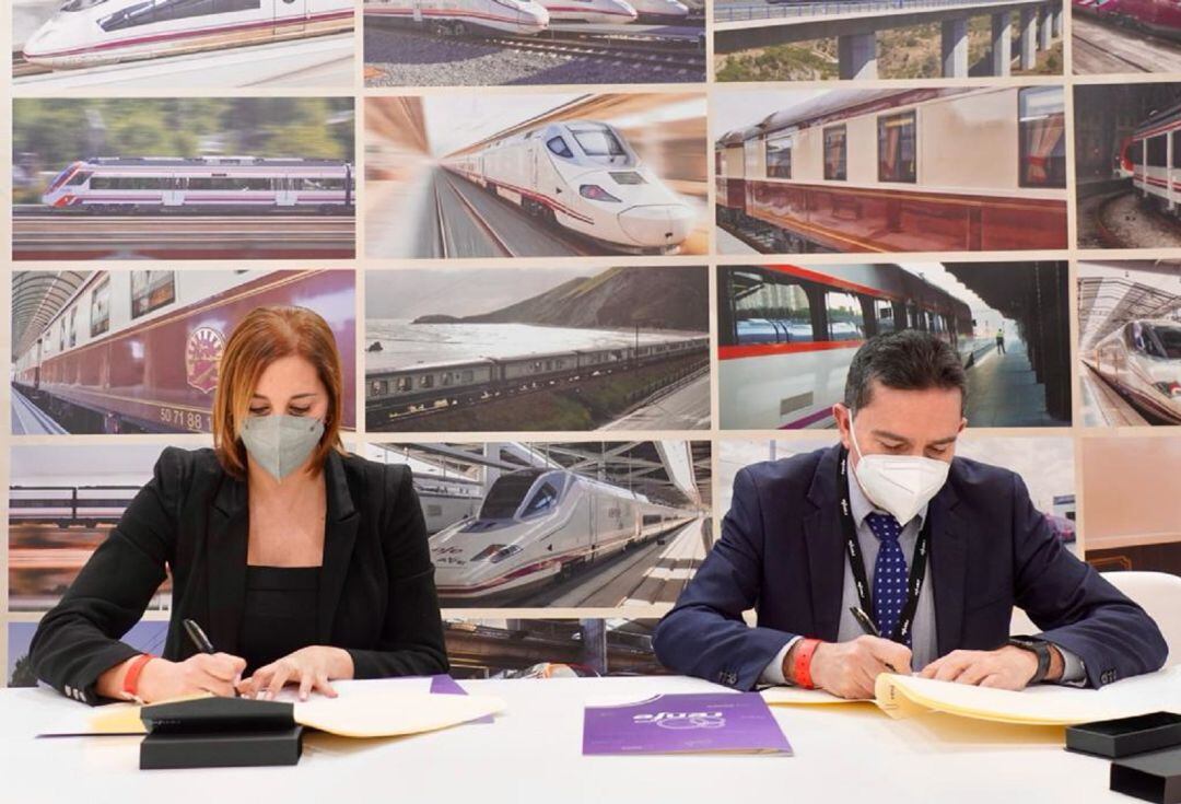 Firma de la renovación de convenio entre Renfe y Diputación de Valladolid