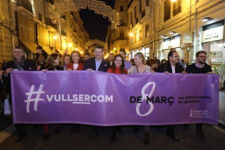 Políticos valencianos en la &quot;marea morada&quot;