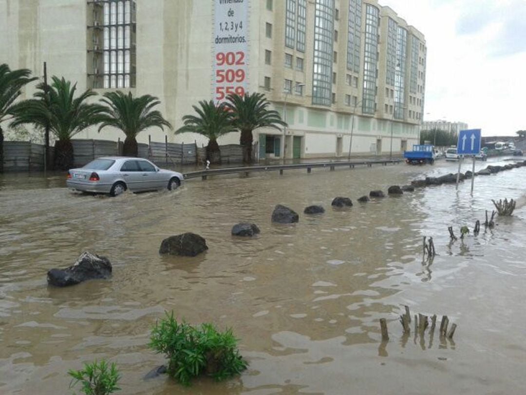 Foto de archivo de inundaciones en la calle Manolo Millares de Arrecife.