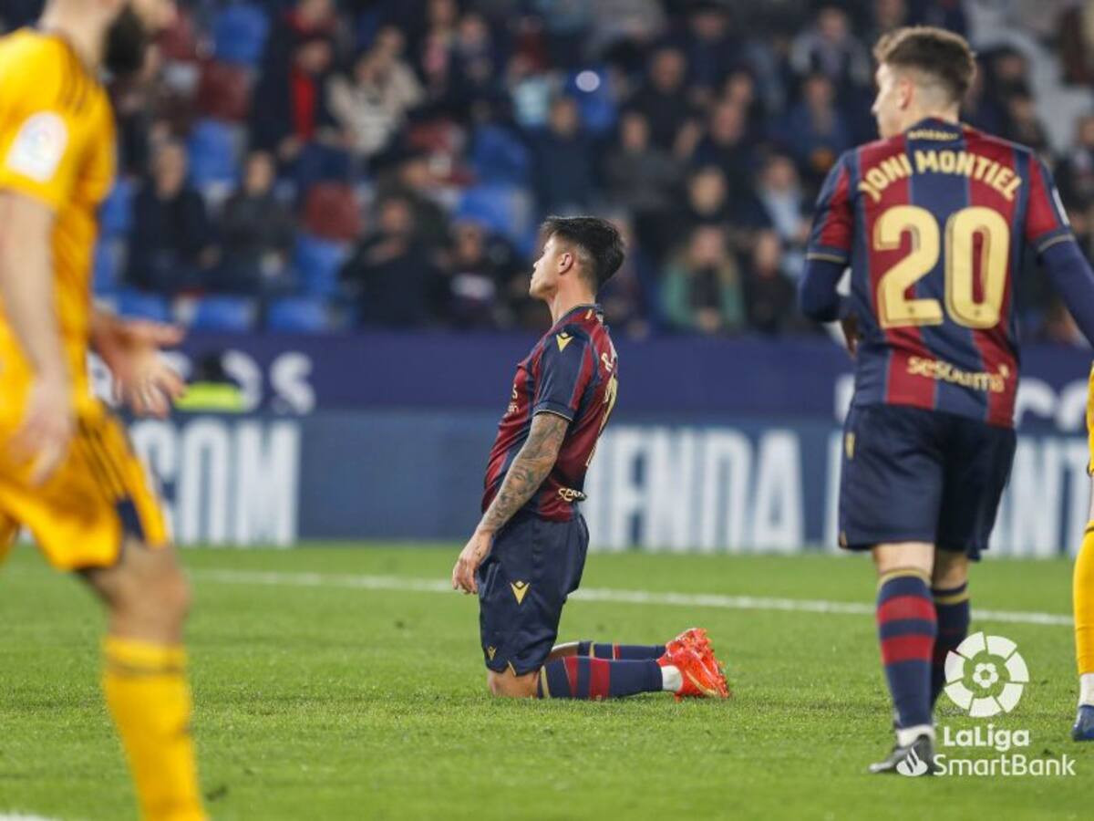 El Levante empata sin goles ante la Ponferradina y pierde una oportunidad para asaltar la zona de ascenso