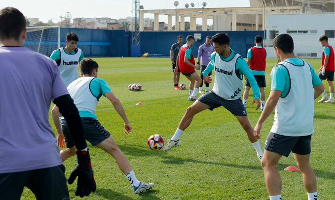 El Málaga inmerso en la preparación del partido del domingo ante el Murcia