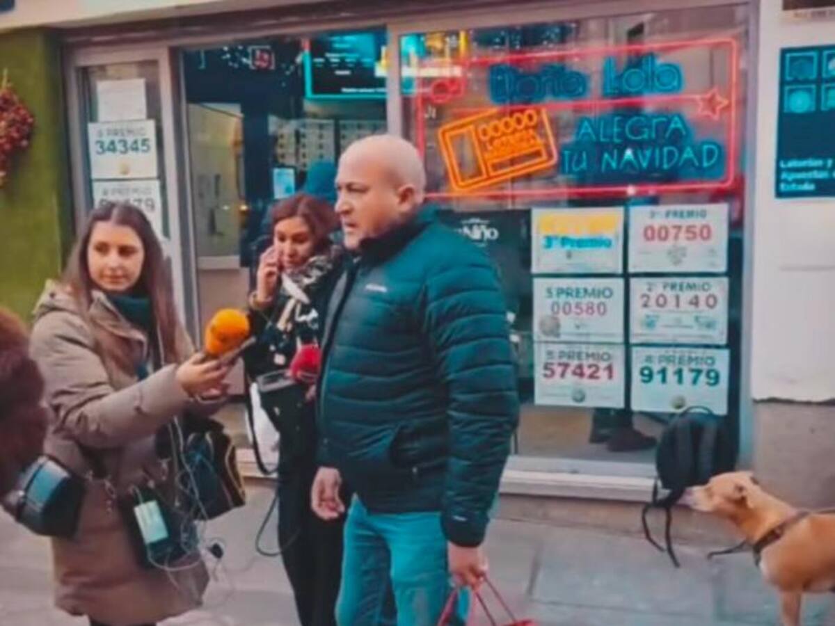 Carlos, ganador de un Cuarto premio: "Había tanta cola en Doña Manolita en Madrid, que aproveché y compré en Toledo, que Doña Lola sonaba parecido"