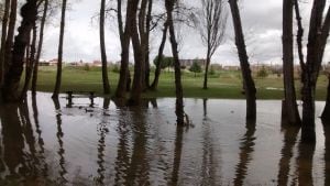 Aparte de los destrozos, todavía son visibles algunas zonas inundadas