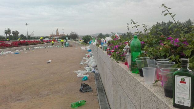 Panorámica del Balcón del Guadalquivir tras el botellón