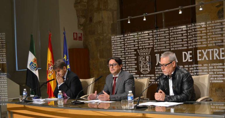 Ceciliano Franco, José María Vergeles y Santiago Pérez, en la presentación de la campaña