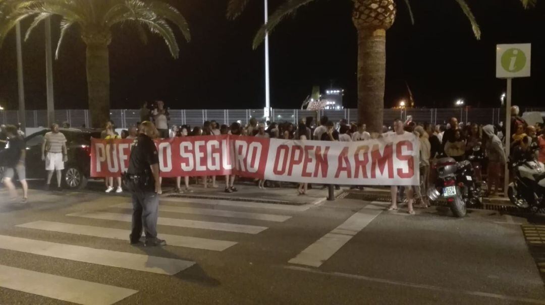 Unes 300 persones van reclamar un port segur pels nàufrags de l&#039;Open Arms.