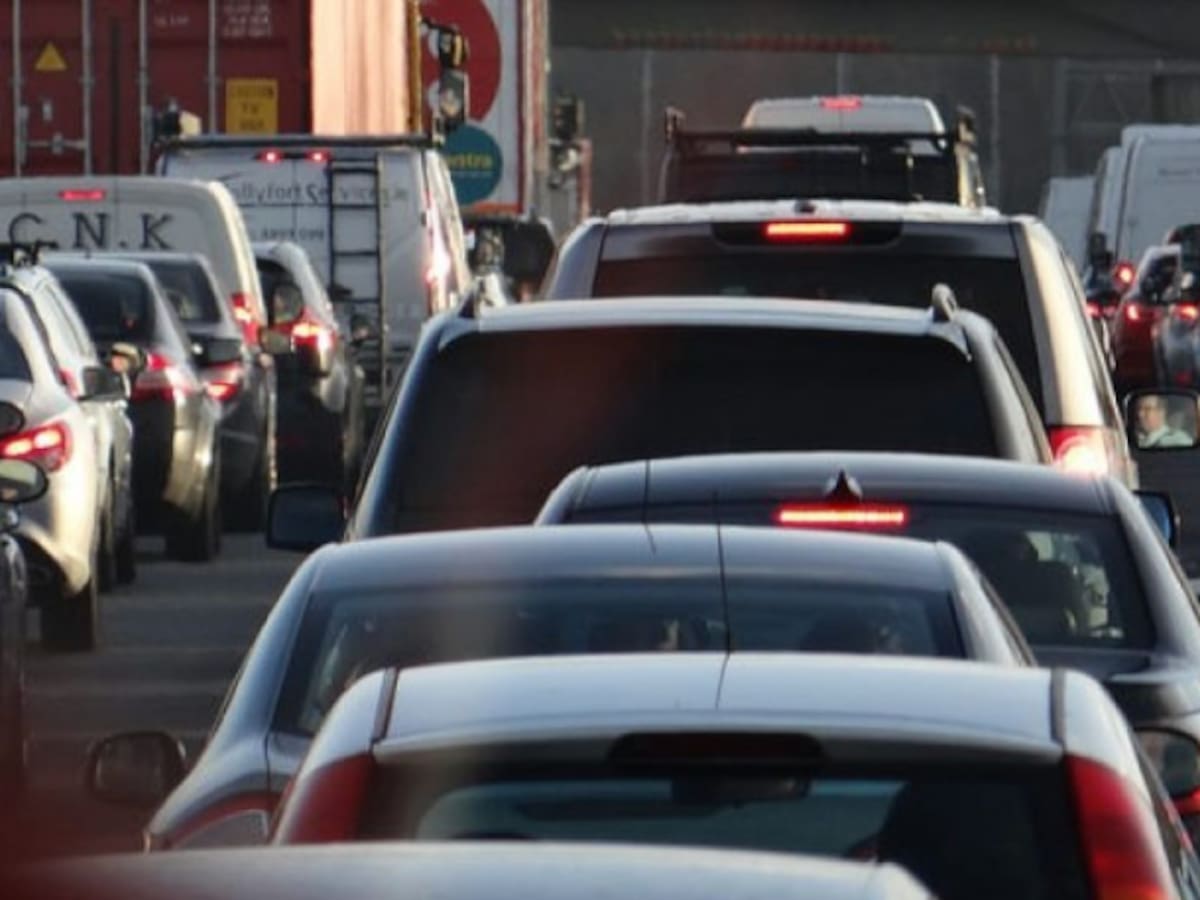 Un policía local de Santander resulta herido tras ser arrastrado por un coche que se dio a la fuga