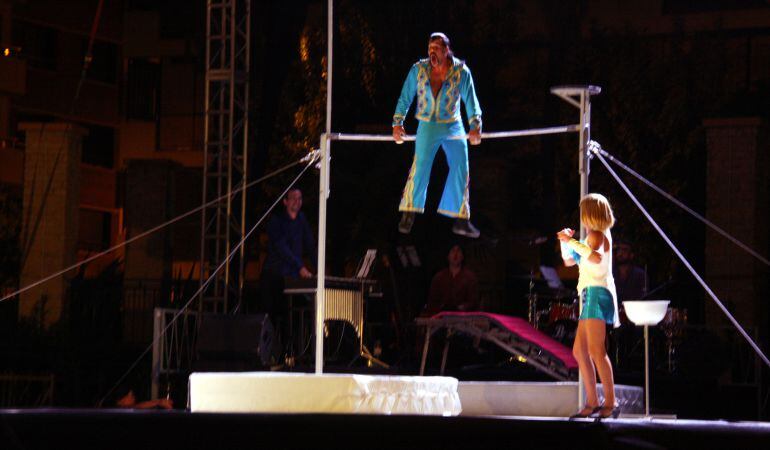 Esquetx del Cabaret d'Obertura del Trapezi.