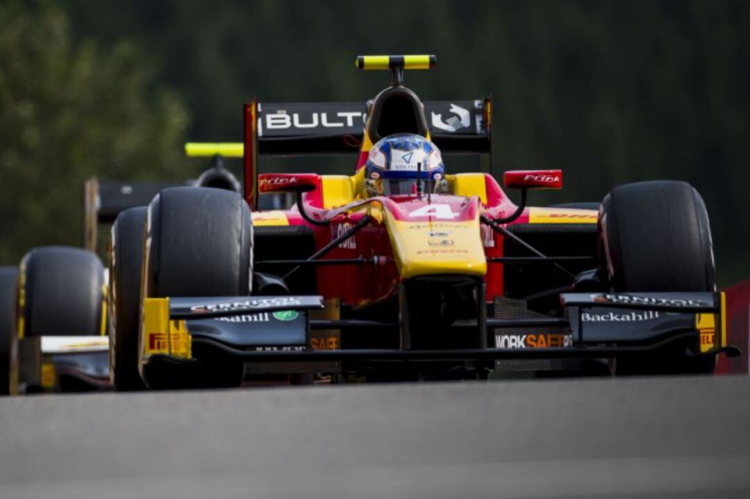 Monoplaza de Fórmula 2 en unos entrenamientos en el Circuito de Jerez