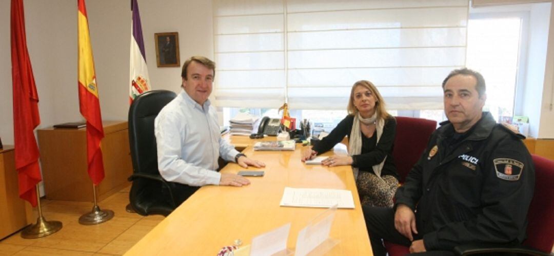 Jesús Moreno, alcalde de Tres Cantos y el Intendente Jefe de la Policía Local, Pedro Álvarez