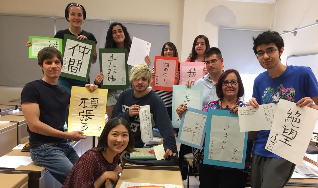 Alumnos del curso de japonés de la UCLM en Cuenca.