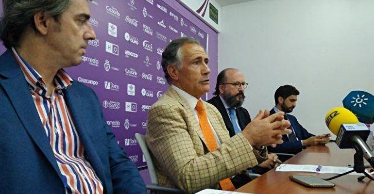 Tomás Membrado, presidente del Real Jaén CF, durante una comparecencia ante los medios de comunicación.