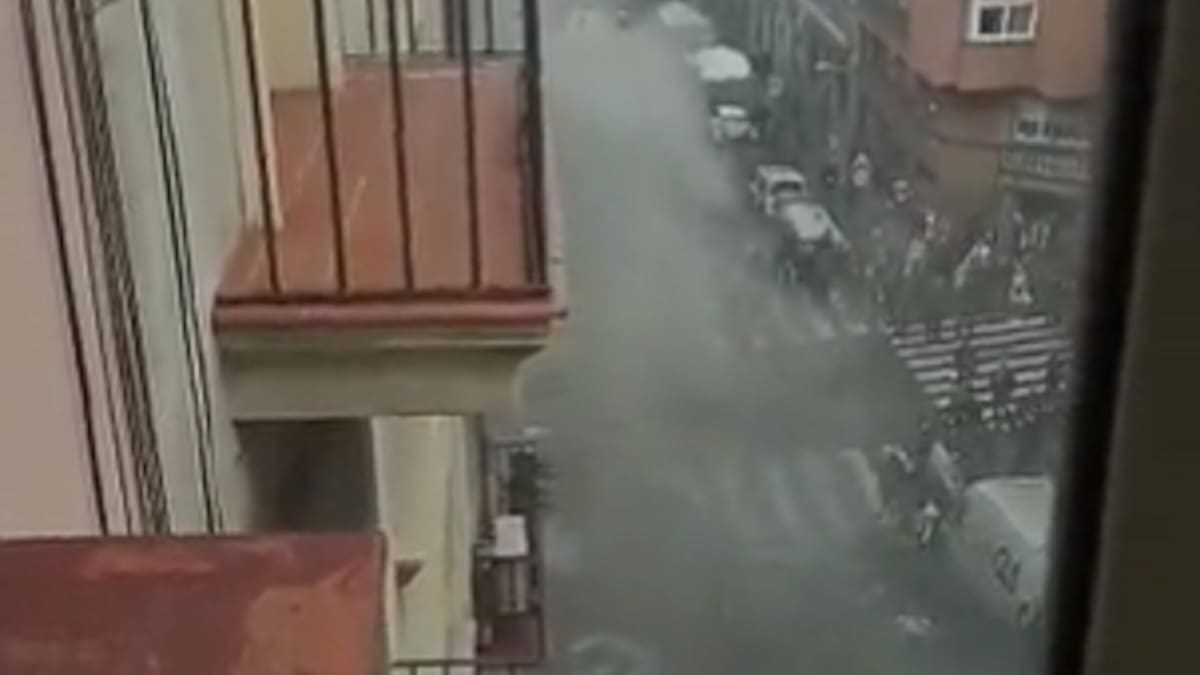 Seis heridos en un incendio que obliga a desalojar un hotel de Barcelona