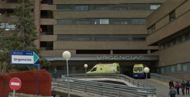 Una mujer resultó ayer herida tras caerle parte del muro de un solar de la calle Carmen