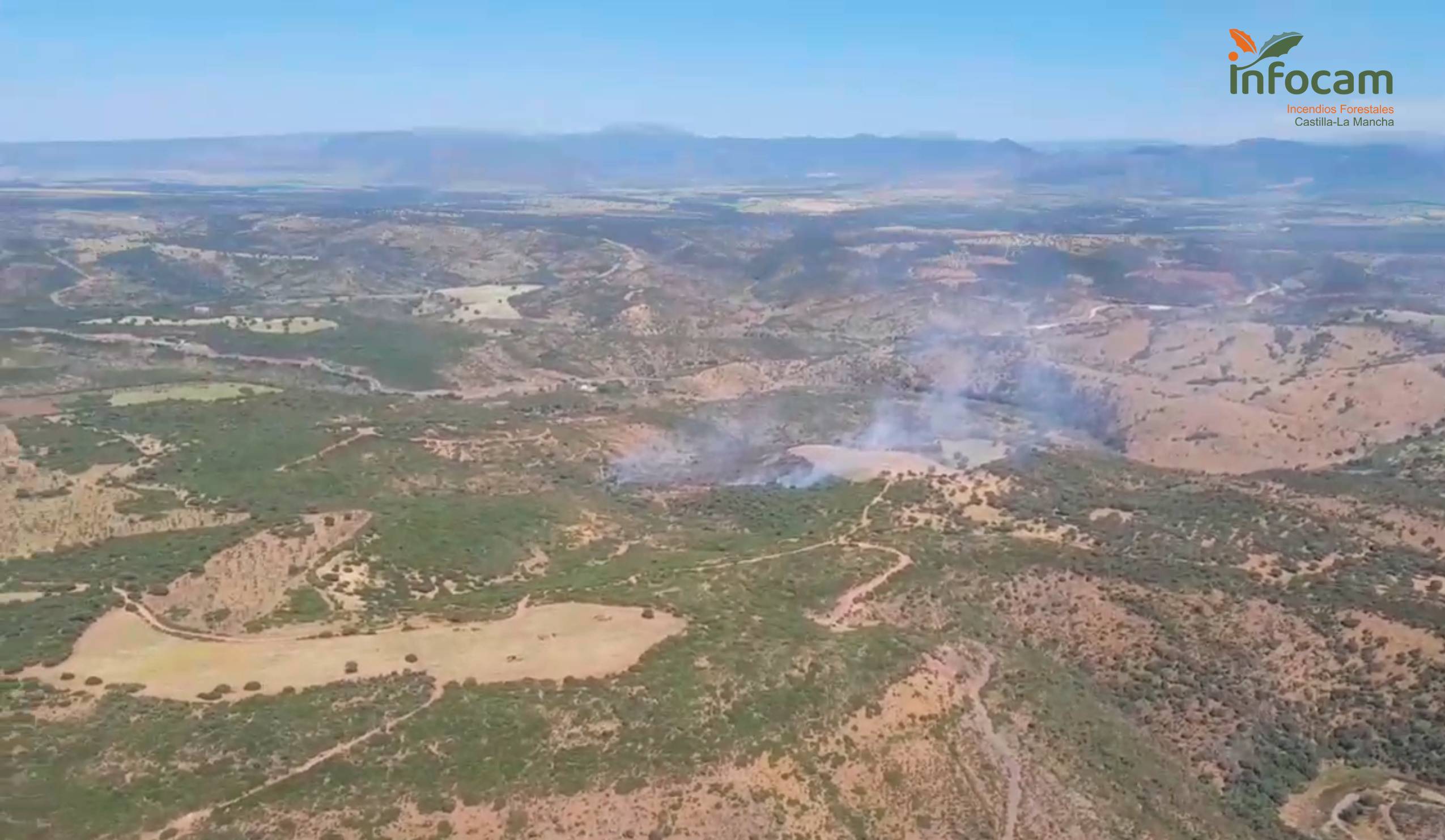 Vista aérea del incendio en una finca de Montiel