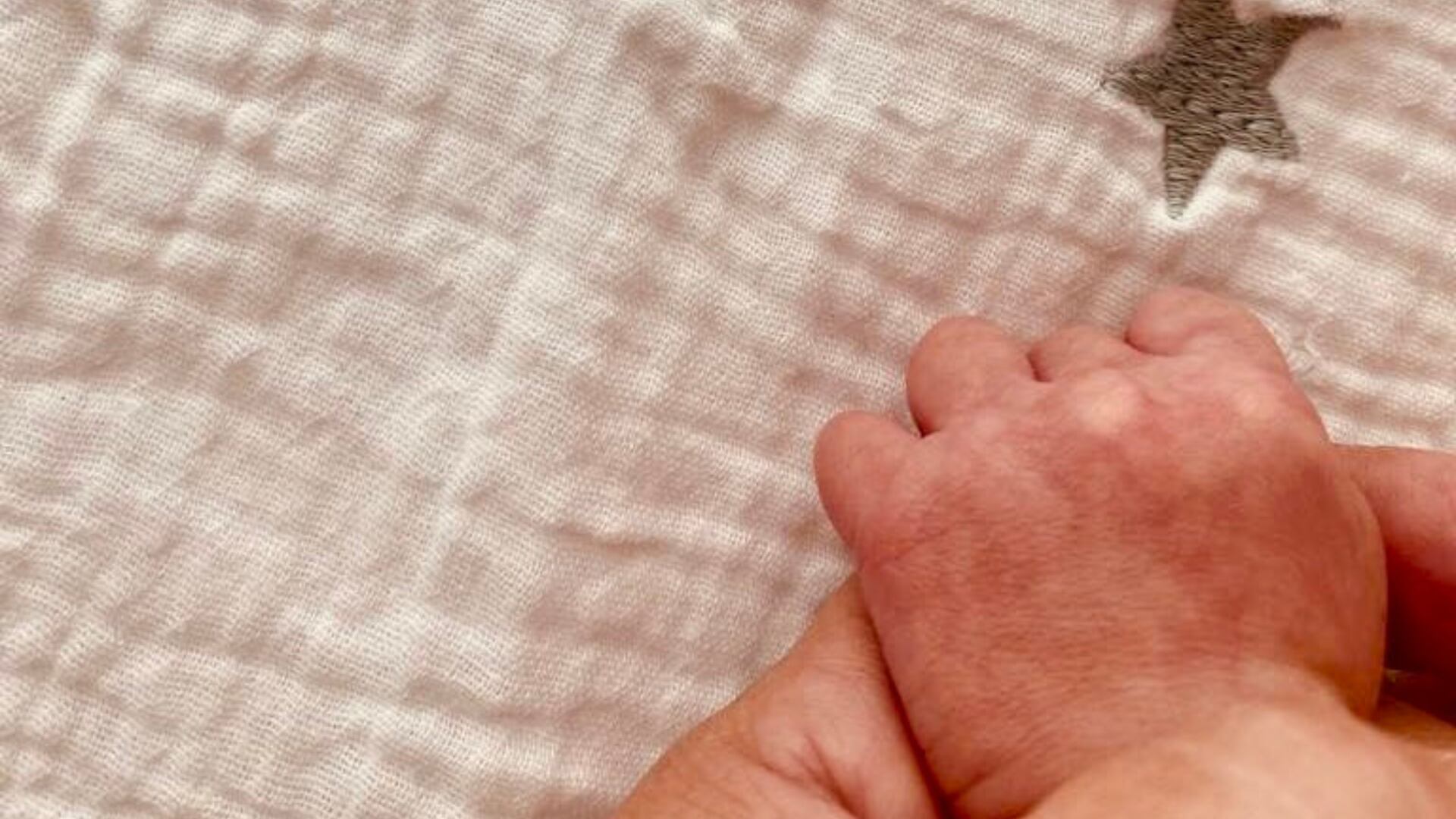 Imagen compartida por María José Catalá en sus redes sociales tras dar a luz a su segundo hijo Francesc