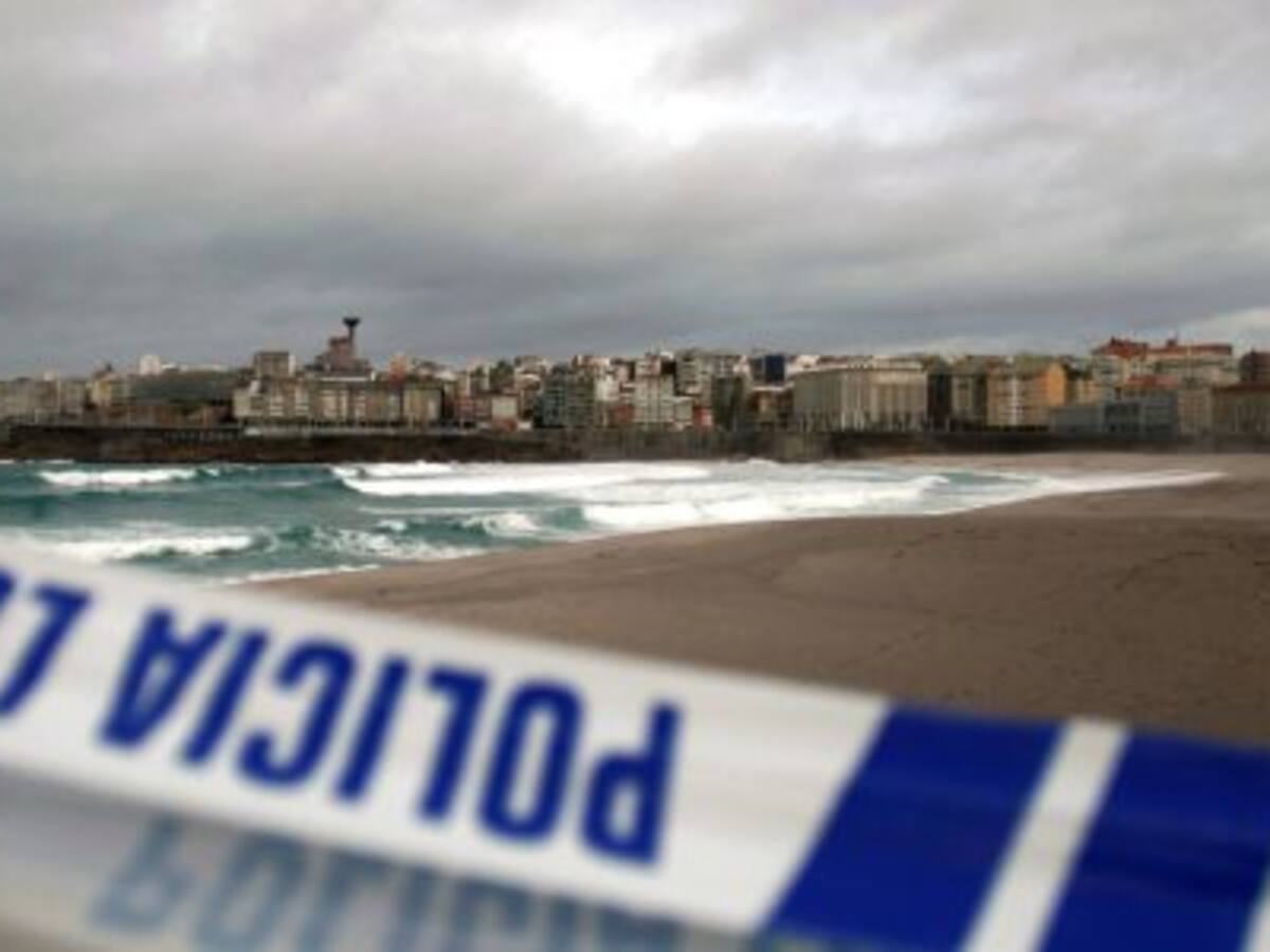 La flota está amarrada y las playas cerradas