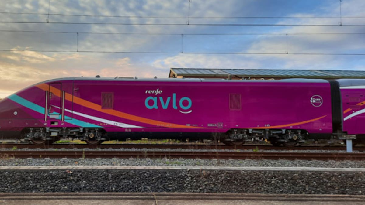 A Coruña ya cuenta con los nuevos trenes Avlo