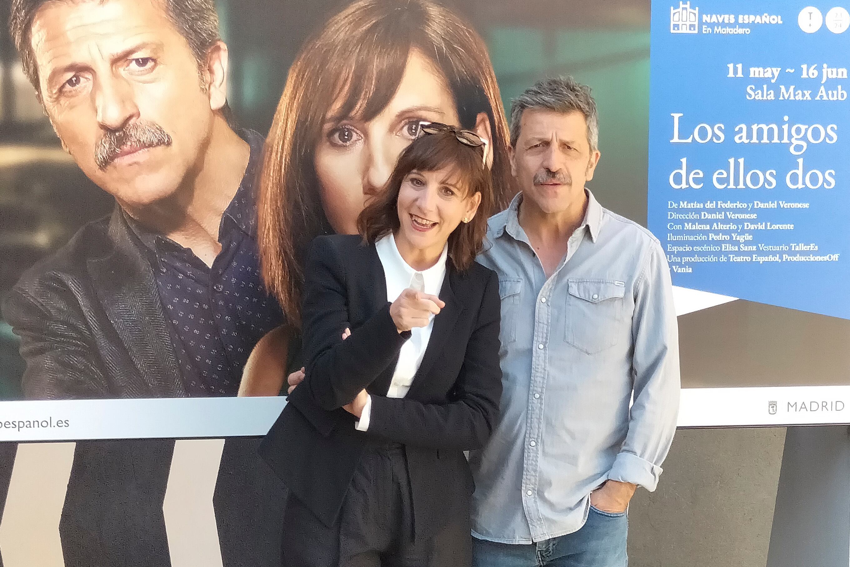 Malena Alterio y David Lorente posan durante la presentación de &#039;Los amigos de ellos dos&#039;, en Naves de Matadero de Madrid. 