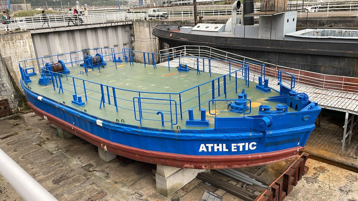 "Es un honor, pero da respeto, nunca he estado en una situación tan abrumadora": Jon Durana es socio del Athletic y este jueves 'dirigirá' la Gabarra