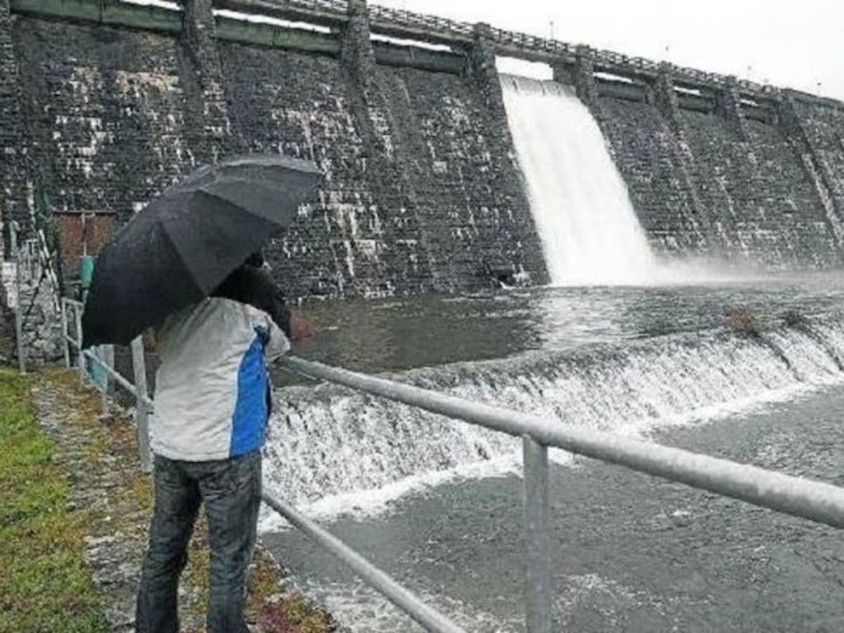 Aumenta el desembalse de Ullibarri ante la llegada de un nuevo temporal