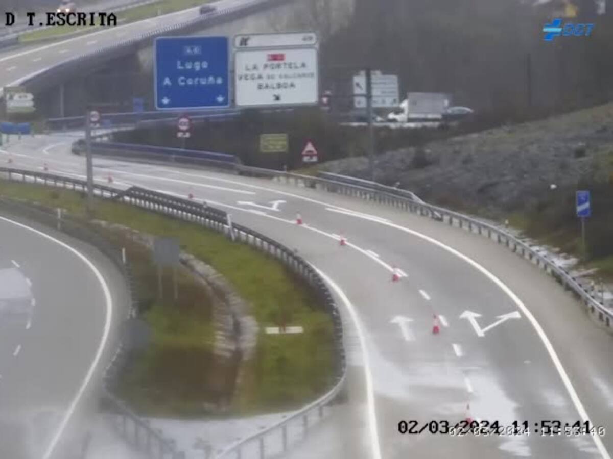 La nieve complica la circulación en las carreteras del Bierzo y Laciana