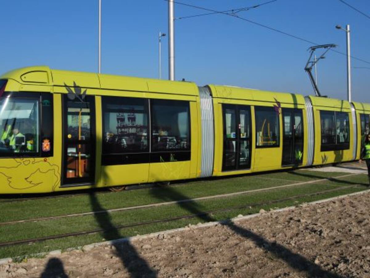 Acuerdo para seguir trabajando en la puesta en marcha del tranvía