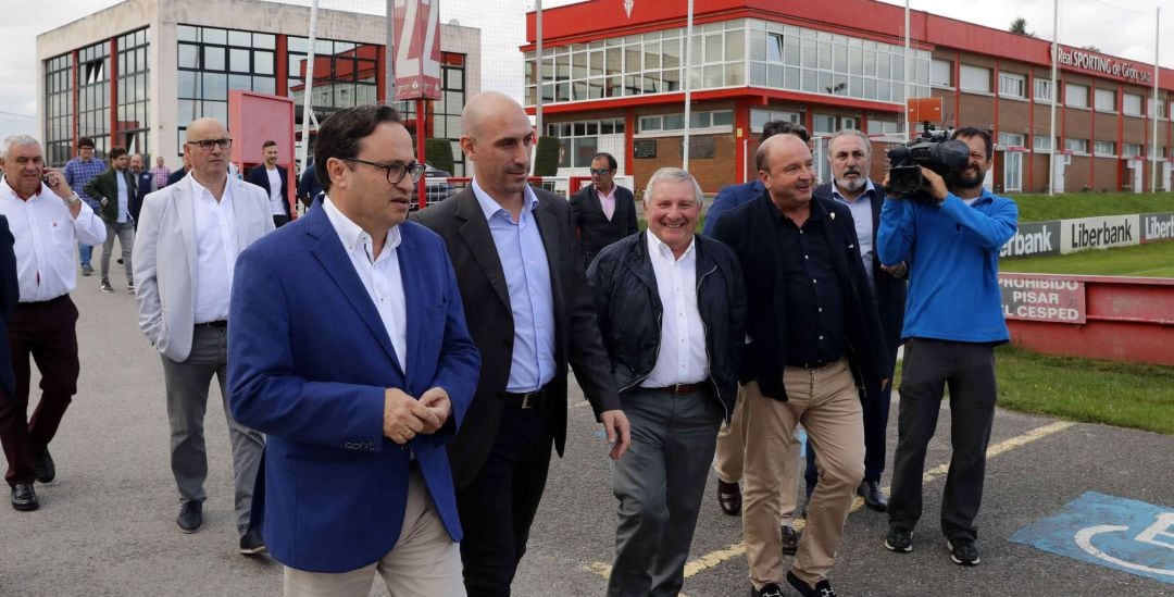 Luis Rubiales visita las instalaciones del Sporting de Gijón