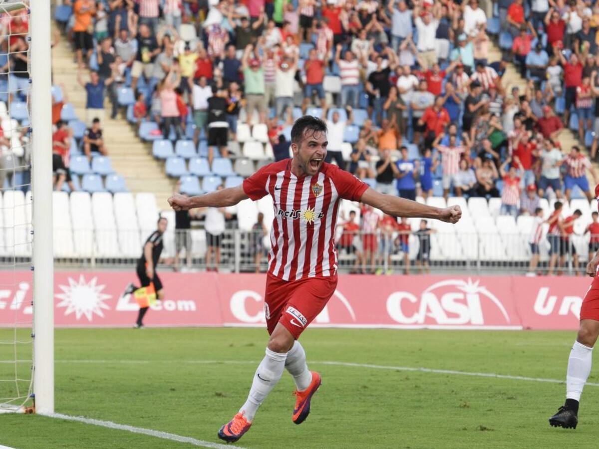 Álvaro Giménez: "Me gustaría hacer 15 goles esta temporada"