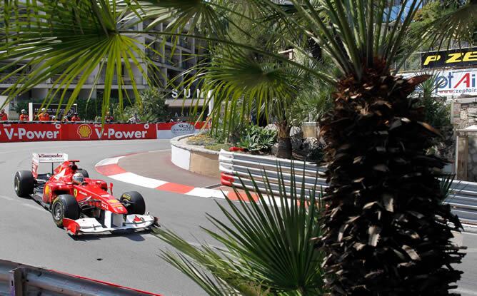 El español, durante la primera jornada de entrenamientos del GP de Mónaco 2011