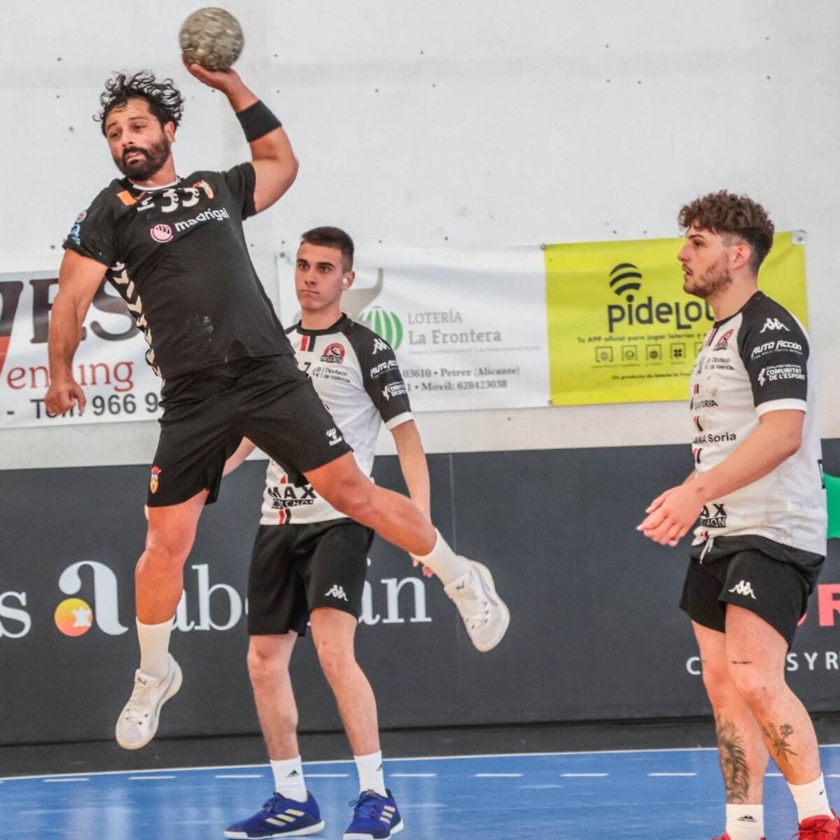 El Elda - C.E.E. empata ante el Bm. Mislata y dimite de la fase de ascenso (28-28)