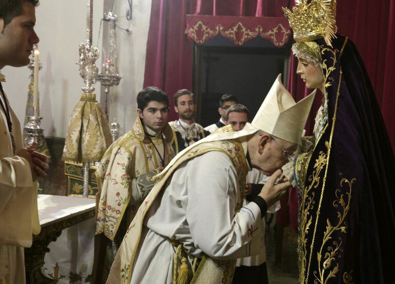 El cardenal Fernando Sebastián celebró la función solemne a la Virgen de la Consoalción veinticinco años después de haberla bendecido