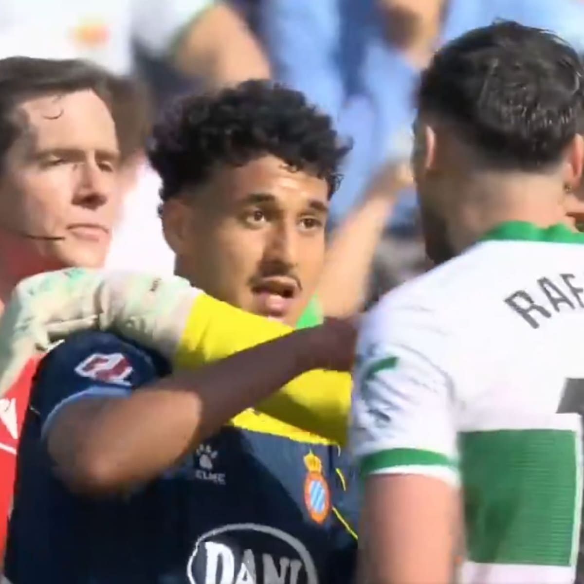 El Comité de Competición analizará la denuncia de Omar El Hilali contra Rafa Mir por racismo