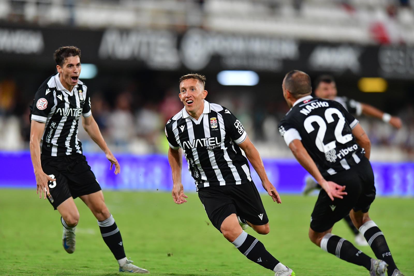 De Blasis celebra el gol de la victoria al Hércules