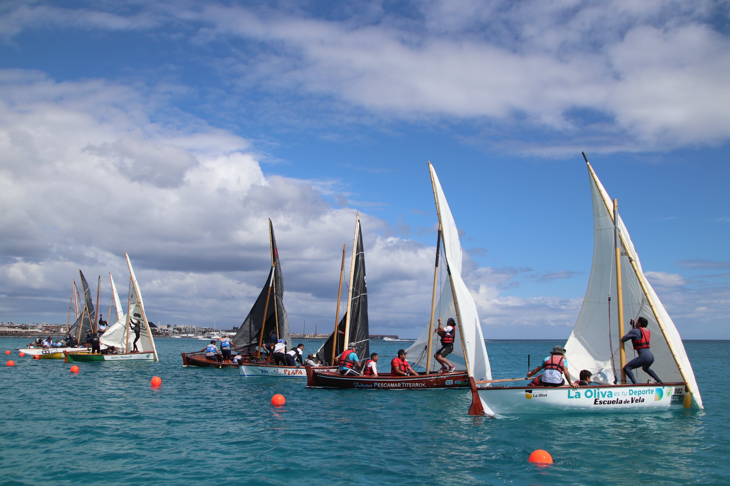 Salida de una de las regatas de la Copa Vela Latina del Sur, en Lanzarote.