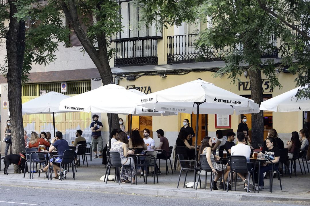 Archivo - Terrazas en la Plaza de Olavide