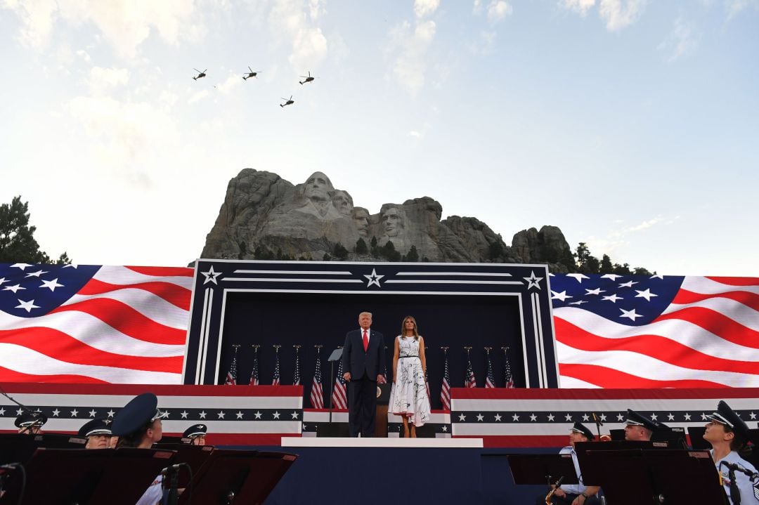 Donald Trump y Melania Turmp, en la celebración del Día de la Independencia en el Mt. Rushmore