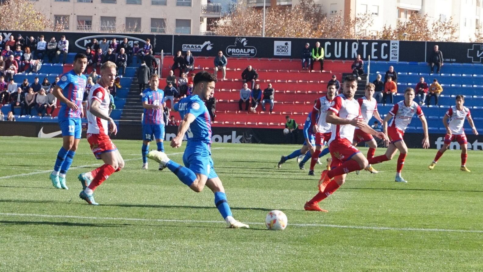 El Eldense recibe a un rival en apuros