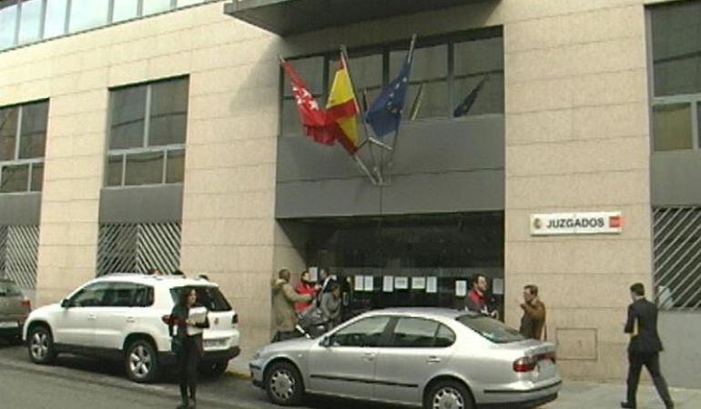 Entrada a los juzgados de Fuenlabrada