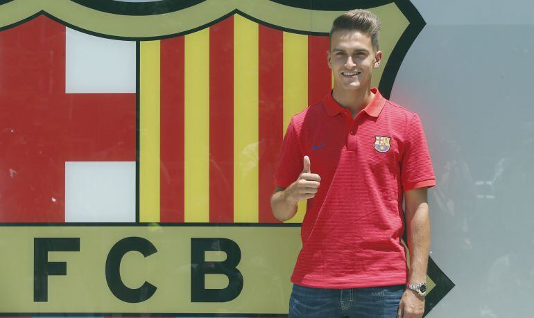 El centrocampista Denis Suárez ya está en Barcelona para jugar la próxima temporada en el club blaugrana.