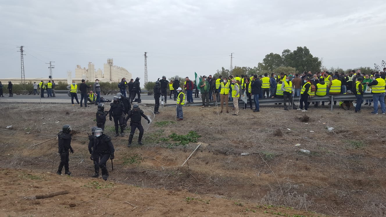 Intervención de la Policía Nacional en la manifestación de los agricultores de la provincia