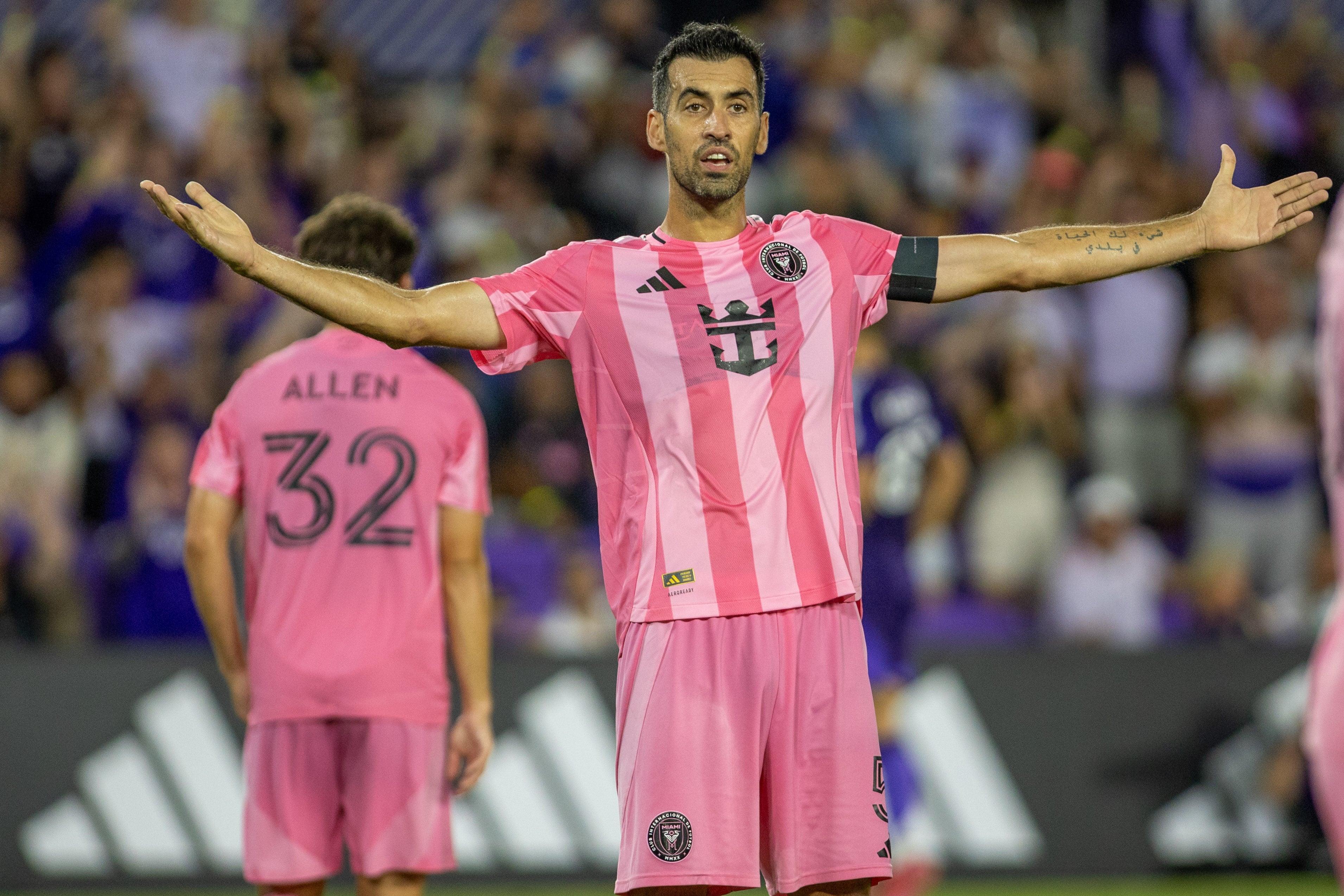 Sergio Busquets reacciona a una jugada durante el Orlando City-Inter Miami CF