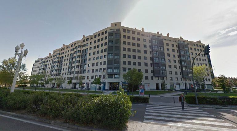 Edificio de viviendas situado frente a Vallsur