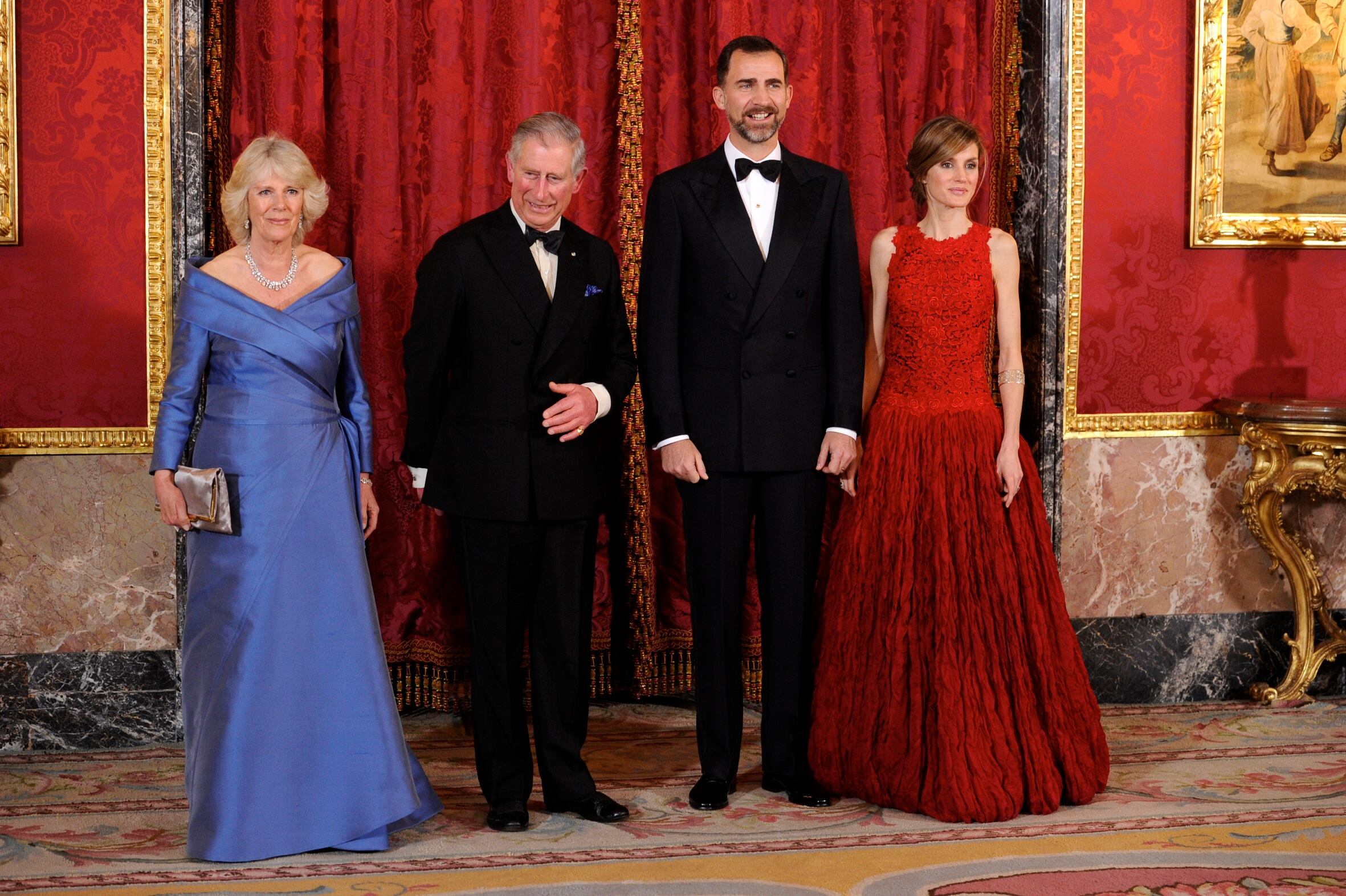 Los reyes con el entonces príncipe de Gales y la duquesa de Cornwall en el Palacio Real en marzo de 2011 