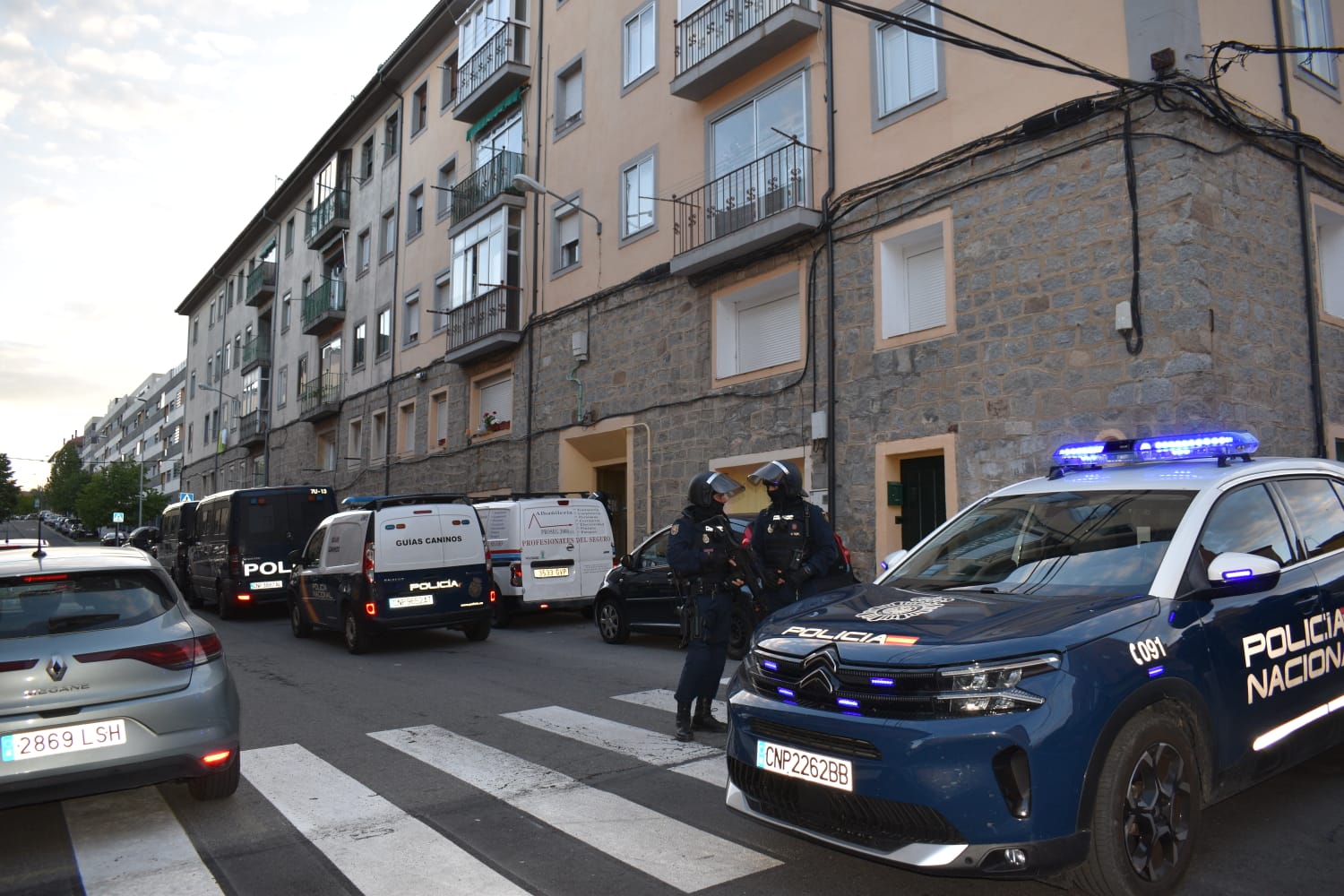 Registros policiales en el barrio de San José, en el marco de la operación &quot;Londres&quot;