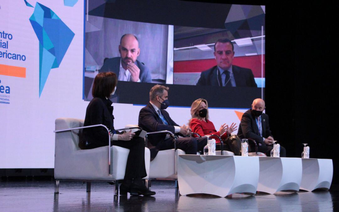 Un moment del debat sobre transformació digital i indústria 4.0.