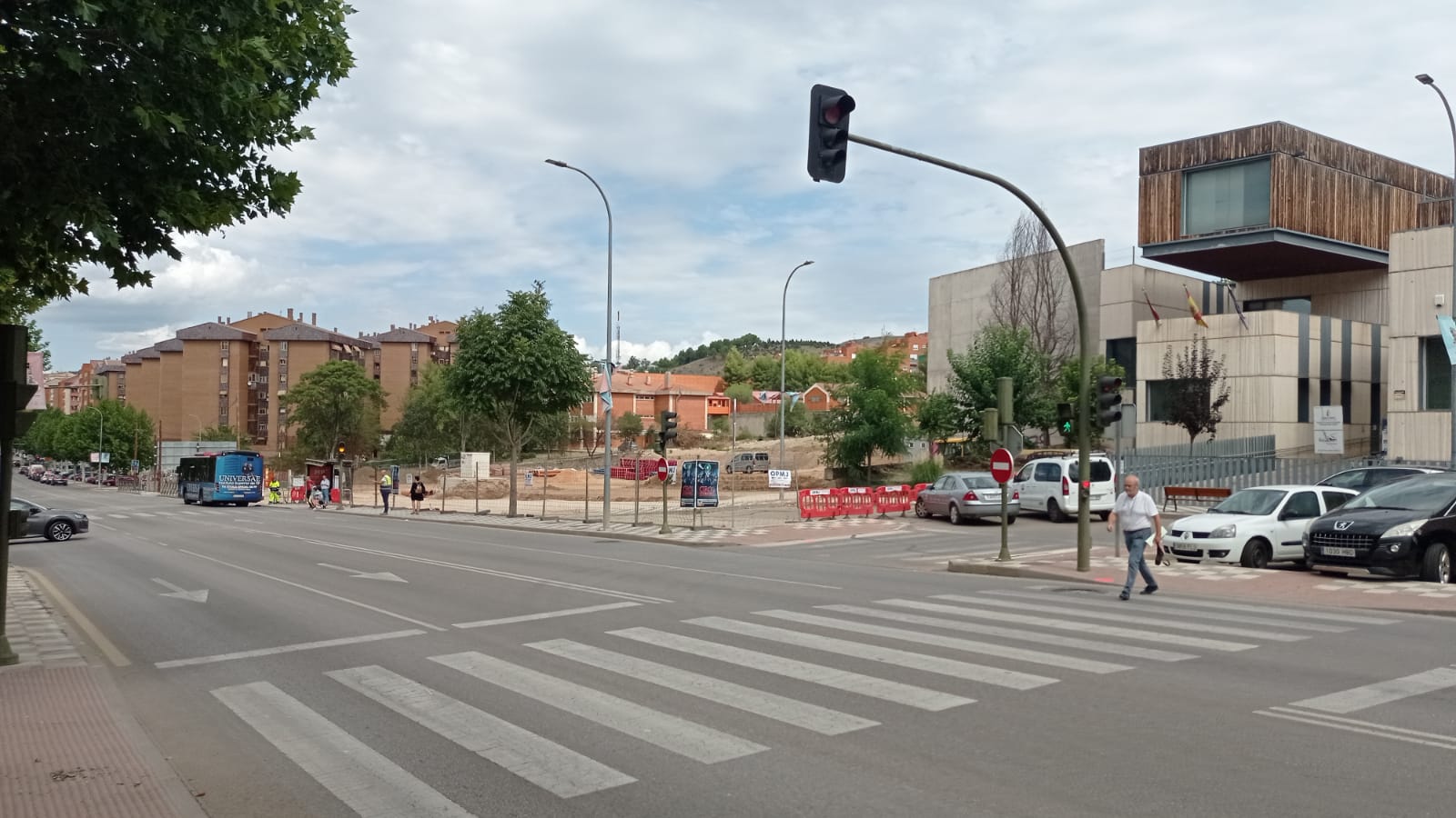 La vía de servicio de Hermanos Becerril tendrá continuidad tras la demolición de la fábrica de harinas